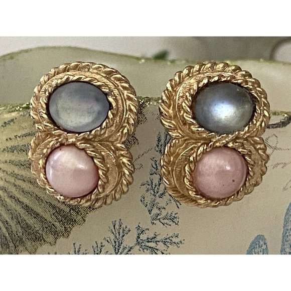 Vintage MCM Gold Tone Pink and Blue Clip On Earrings Sarah Coventry 1" Classic - Picture 12 of 16